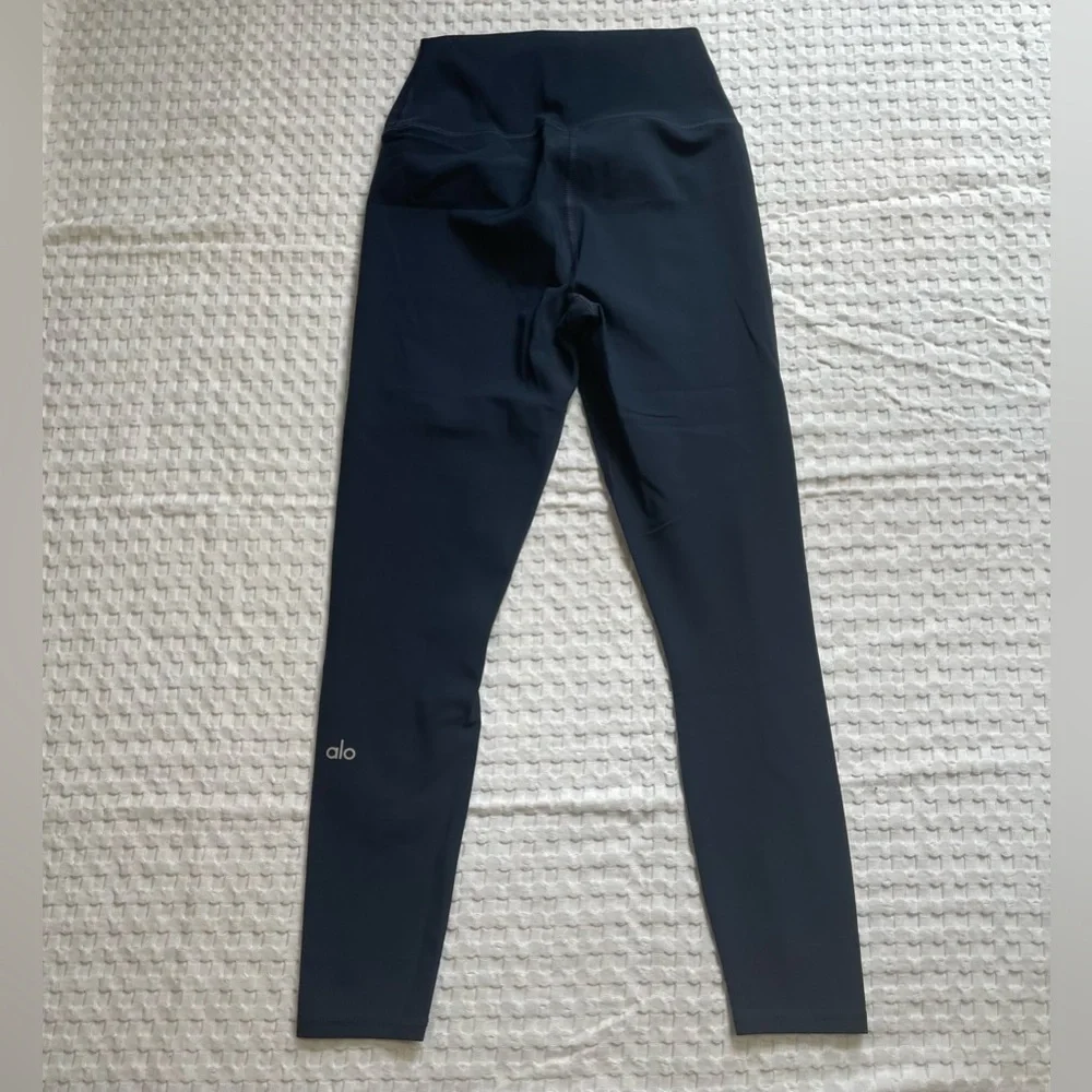 Alo Yoga Leggings XS Warrior Cut Shredded 7/8 Navy Blue High‎ Rise